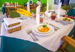 Фотографии столовой и питания в санатории «Виктория»